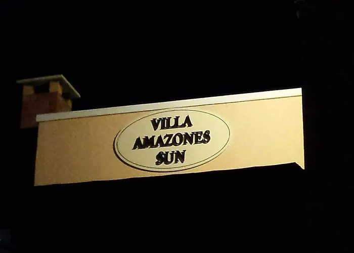 Hotel Amazones Village 4*