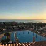 Amazones Village