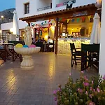 Amazones Village 4*