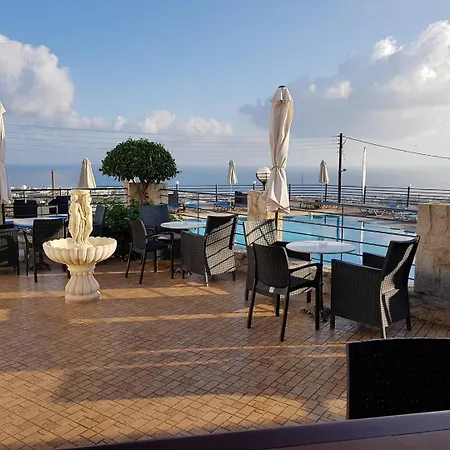 Hotell Amazones Village 4*
