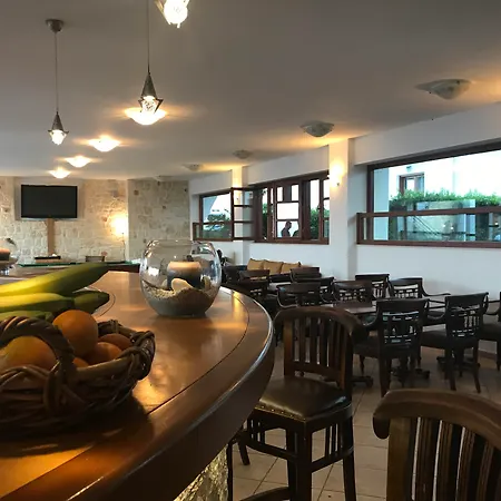Hotell Amazones Village 4*