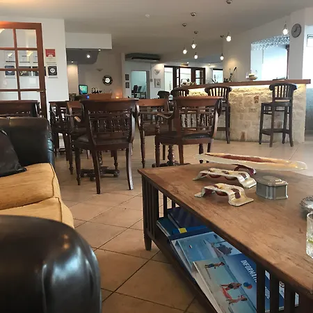 Amazones Village Hotell 4*