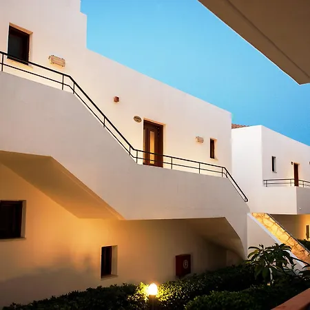Amazones Village 4*