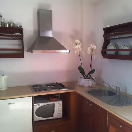 Amazones Village 4*