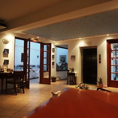 Amazones Village Hotell