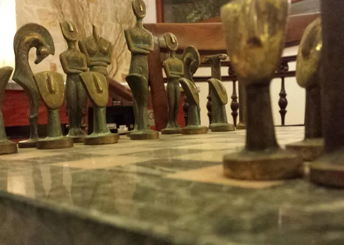 מלון Amazones Village 4*