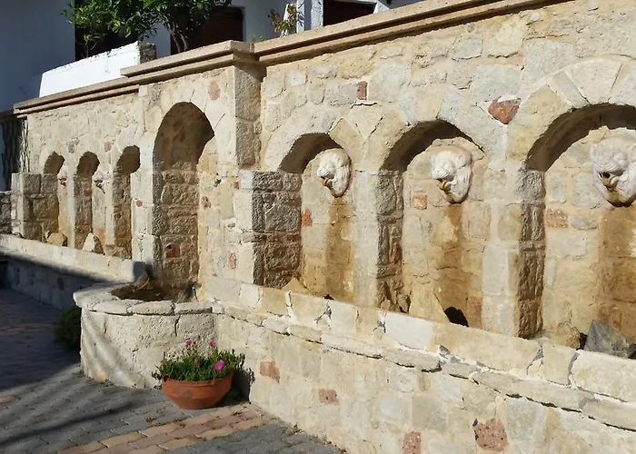 Amazones Village מלון