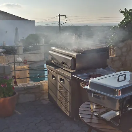 Amazones Village Hotel 4*